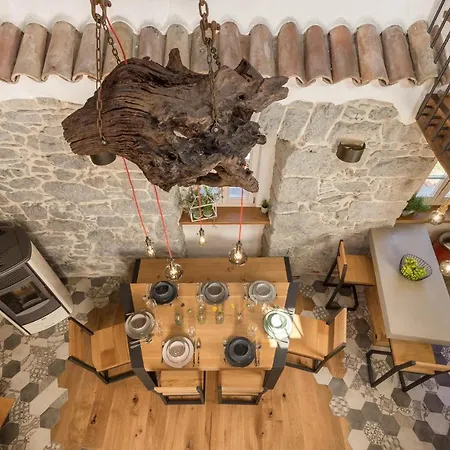 Amazing In With Kitchen Holiday home *