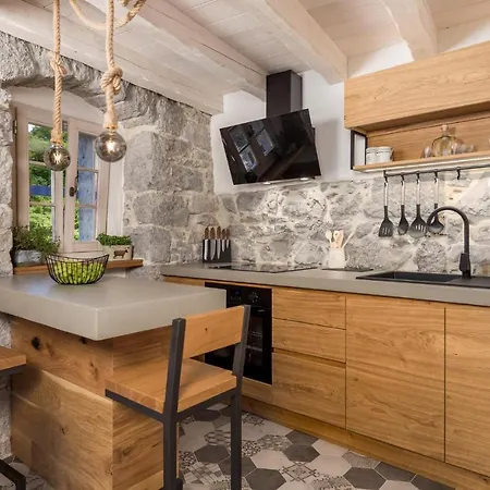 Amazing In With Kitchen
