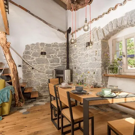 Amazing In With Kitchen Holiday home *