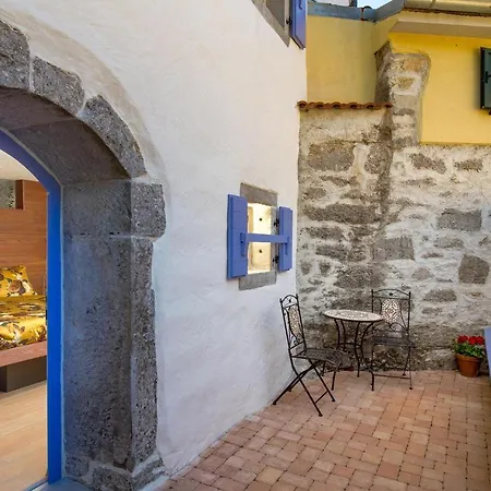 Amazing In With Kitchen Holiday home