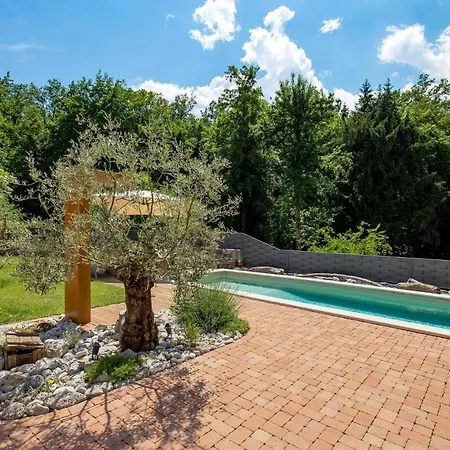 Amazing In With Kitchen Holiday home